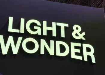 Light & Wonder 調整資本優先次序 惠譽上調評級展望至正面